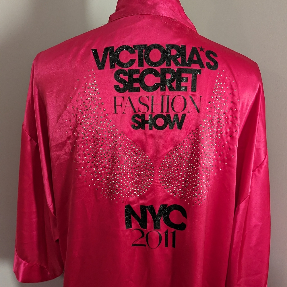 Victoria's secret 2011 NYC pink fashion show robe one size